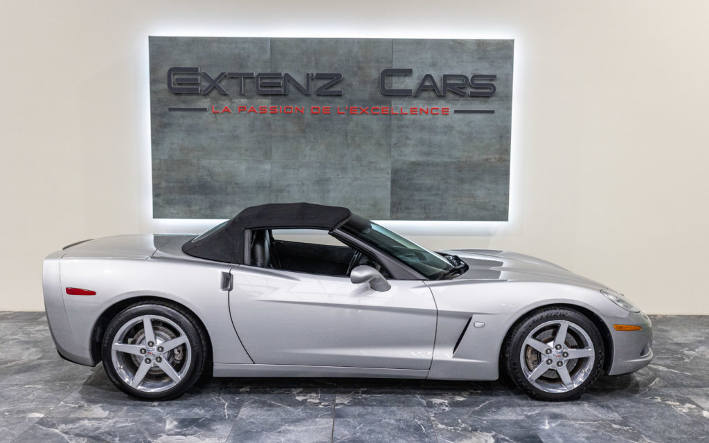 Corvette Cabriolet C6 Grise lateral capot