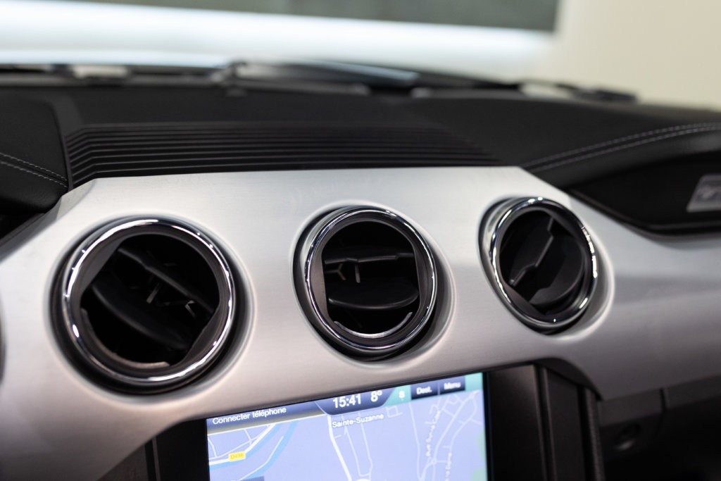 MUSTANG CAB GRISE MAGNETIC V8 SANS BANDES Interieur 25