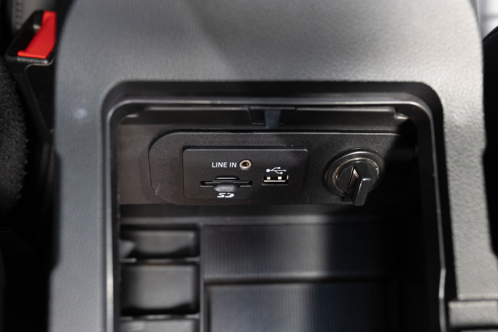 MUSTANG CAB GRISE MAGNETIC V8 SANS BANDES Interieur 43