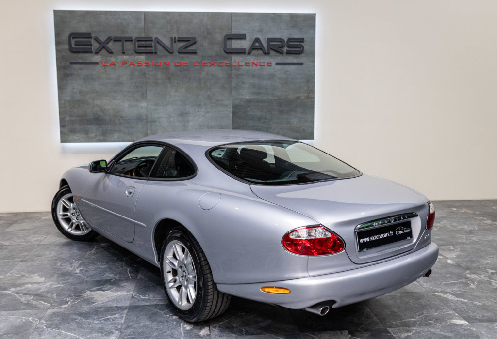 Jaguar XK8 Grise 13K 3-4 ar g
