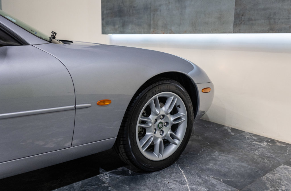 Jaguar XK8 Grise 13K Interieur 11