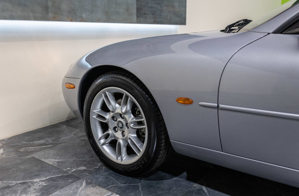 Jaguar XK8 Grise 13K Interieur 12