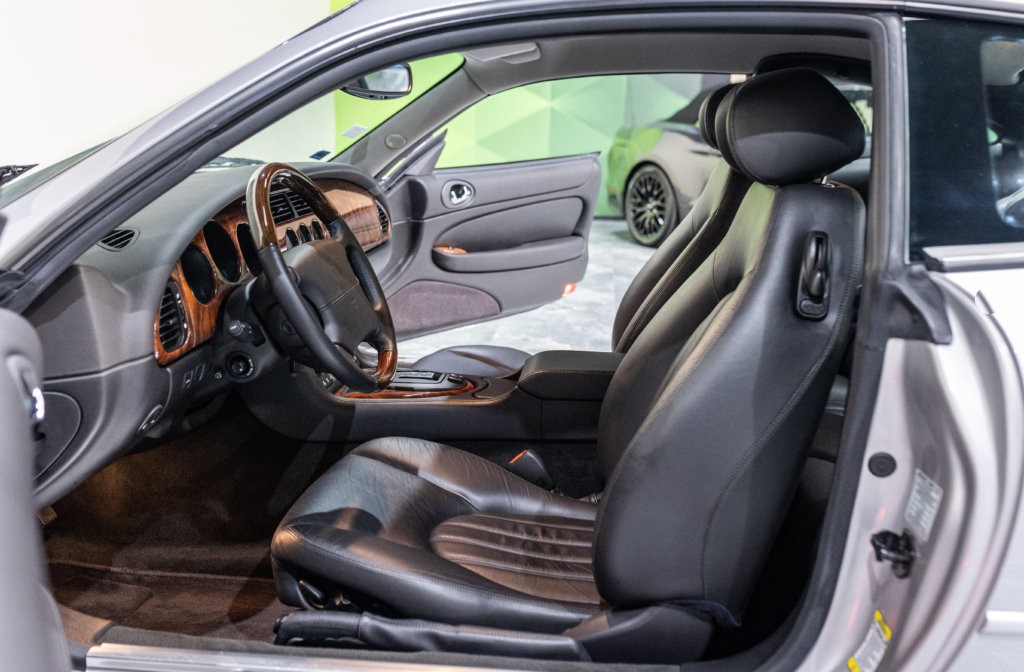 Jaguar XK8 Grise 13K Interieur 13