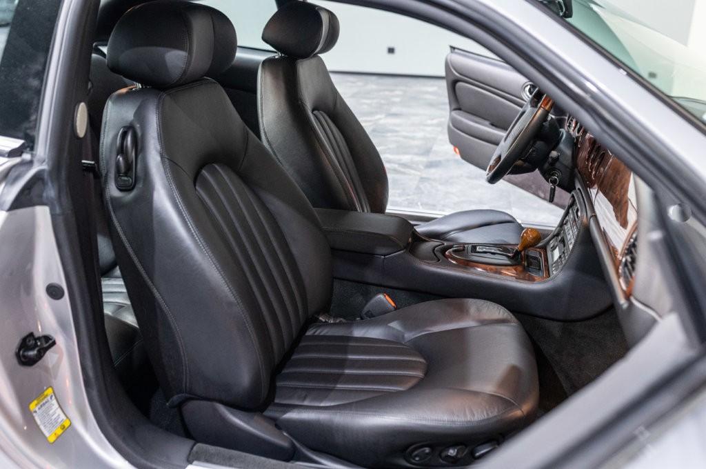 Jaguar XK8 Grise 13K Interieur 17