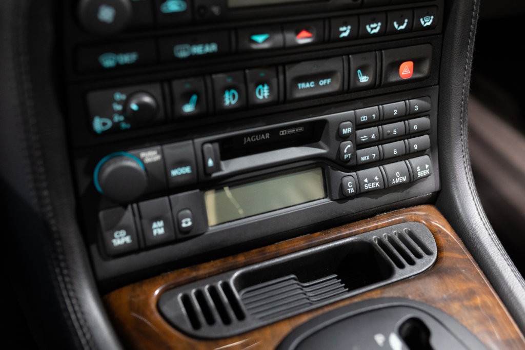 Jaguar XK8 Grise 13K Interieur 28