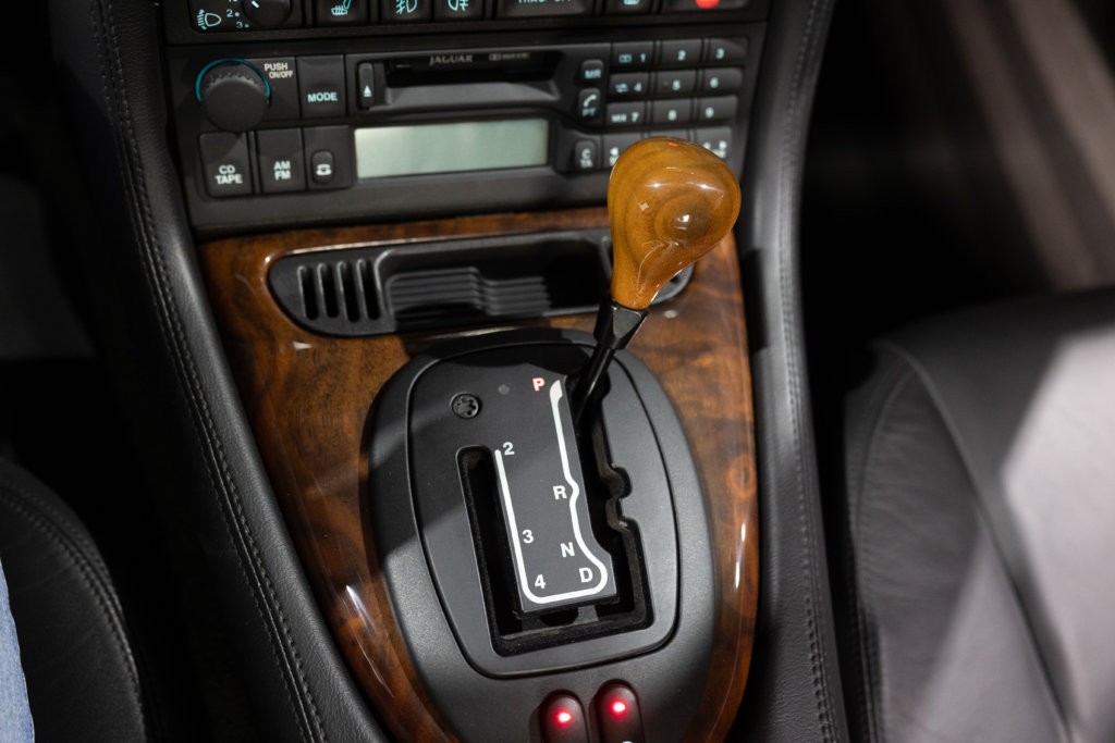 Jaguar XK8 Grise 13K Interieur 29