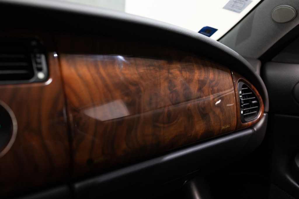 Jaguar XK8 Grise 13K Interieur 33