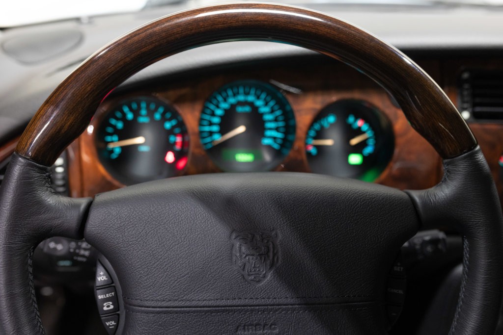 Jaguar XK8 Grise 13K Interieur 34