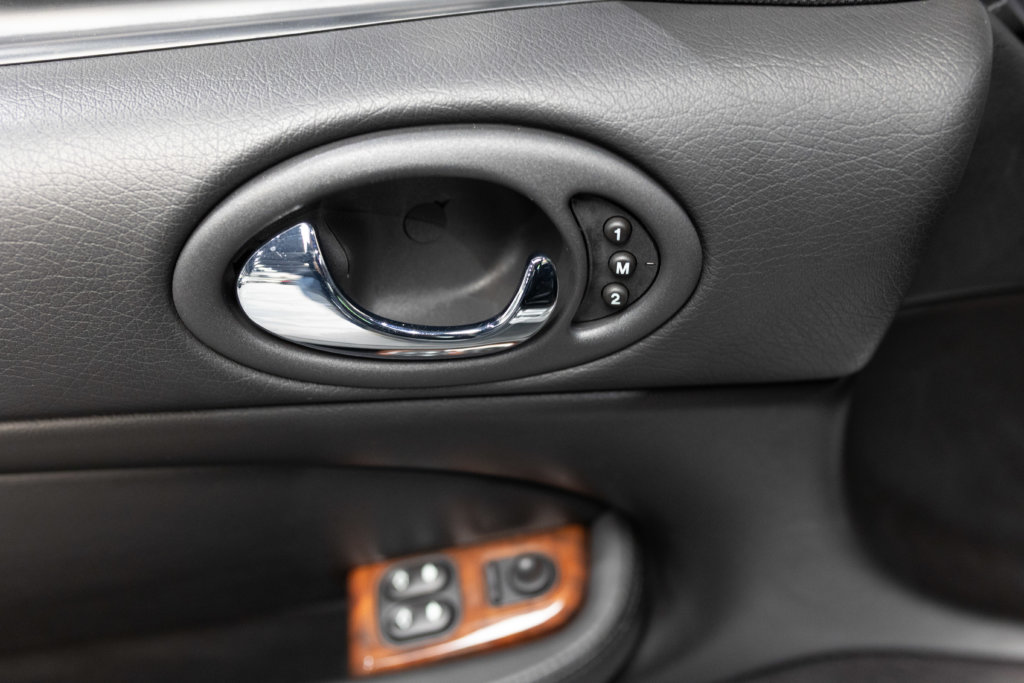 Jaguar XK8 Grise 13K Interieur 5