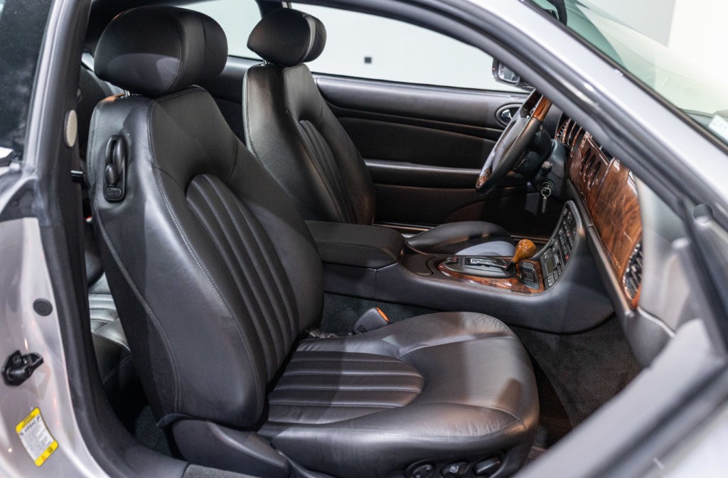 Jaguar XK8 Grise 13K Interieur 8