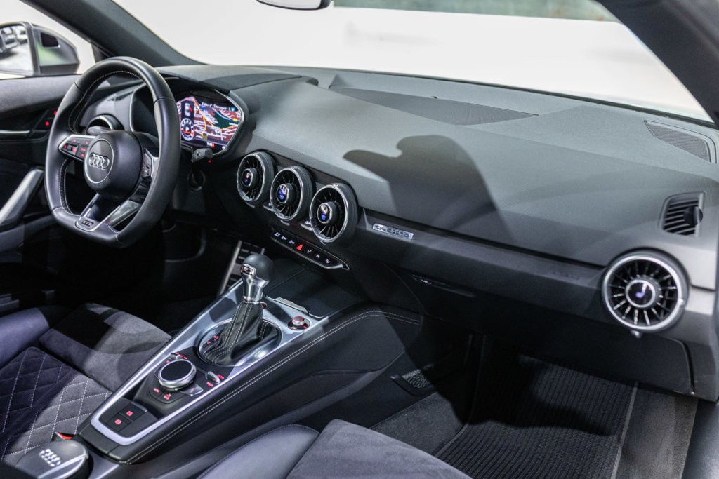 TTS Grise Interieur 10