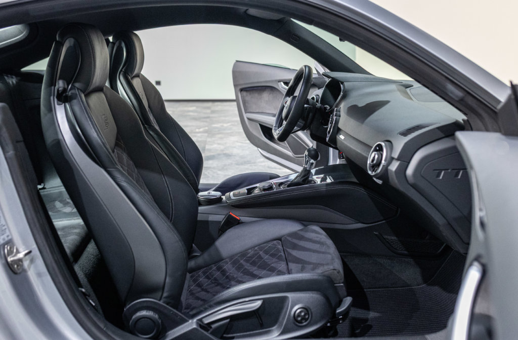 TTS Grise Interieur 16