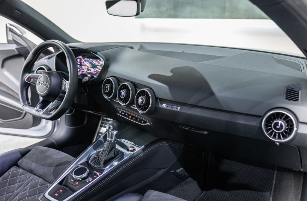 TTS Grise Interieur 18