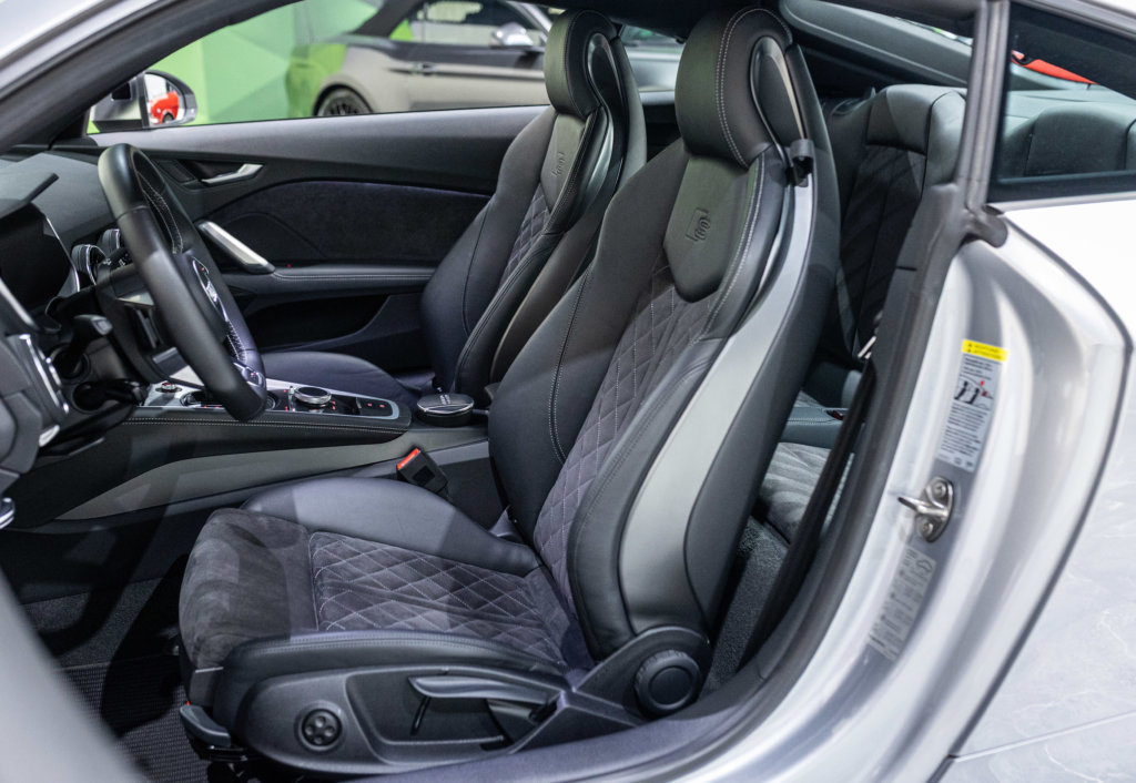 TTS Grise Interieur 2