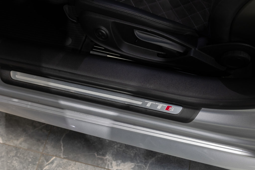 TTS Grise Interieur 3