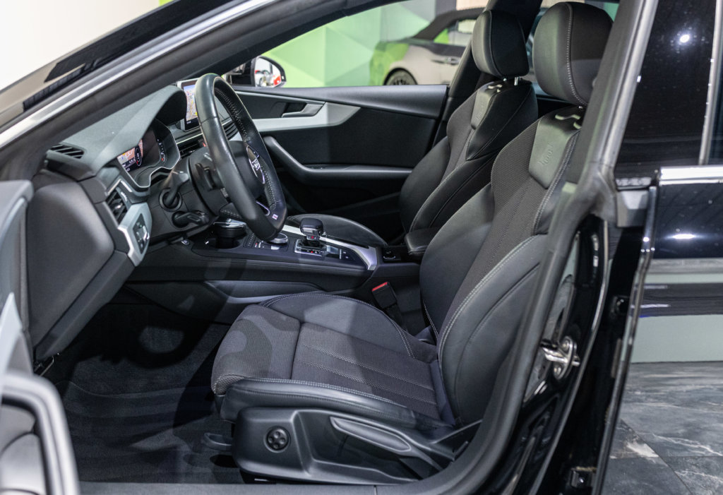 Audi A5 Noir Bullent Interieur