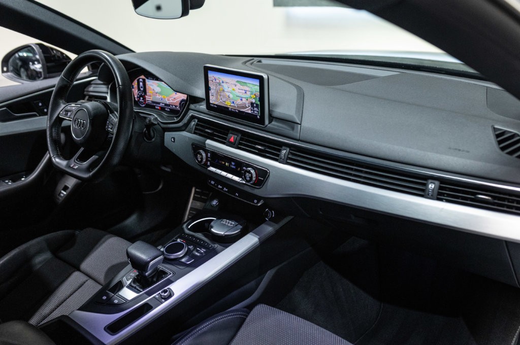 Audi A5 Noir Bullent Interieur 11
