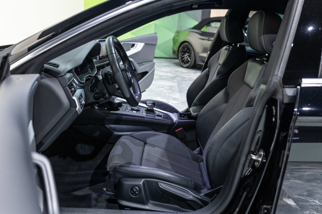 Audi A5 Noir Bullent Interieur 16