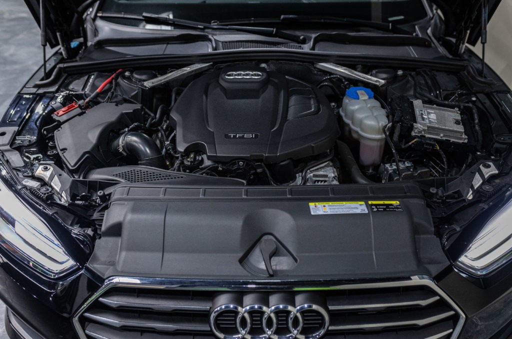 Audi A5 Noir Bullent moteur 2