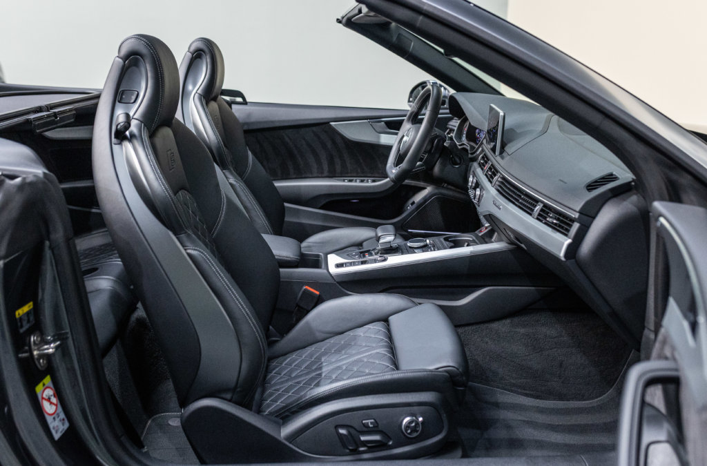 Audi S5 Cab Gris Interieur 11