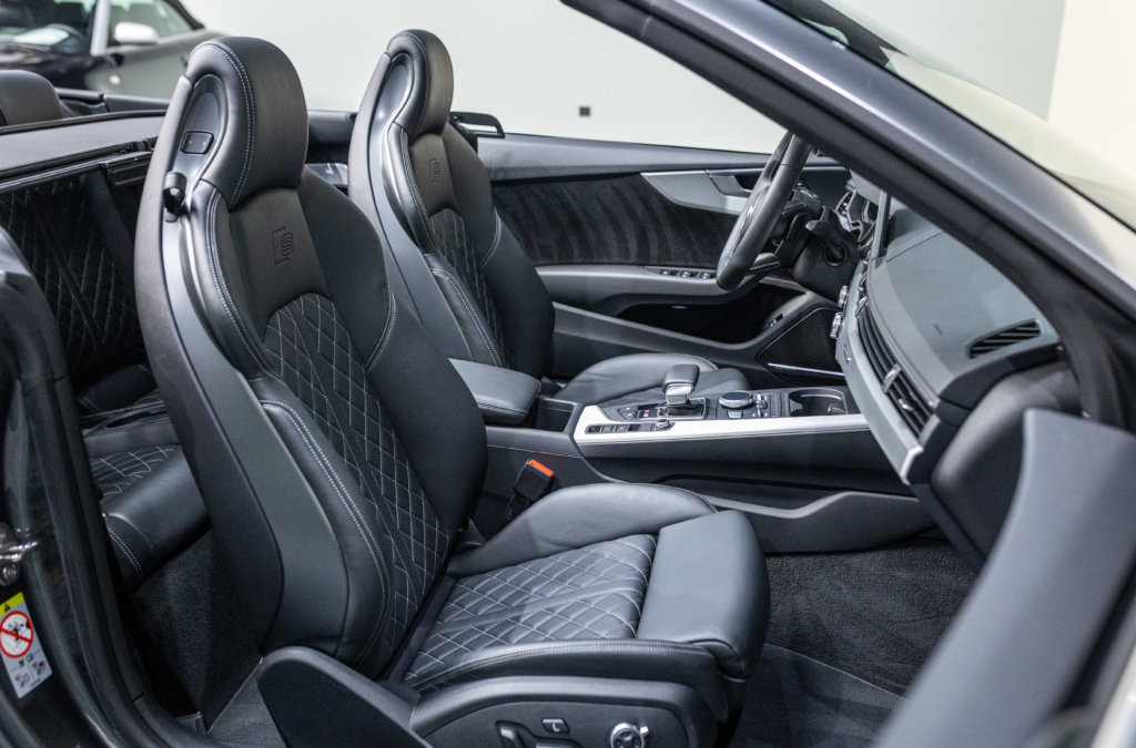 Audi S5 Cab Gris Interieur 12