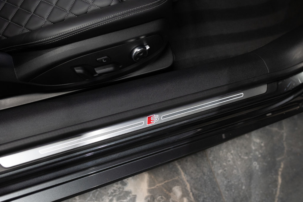 Audi S5 Cab Gris Interieur 13