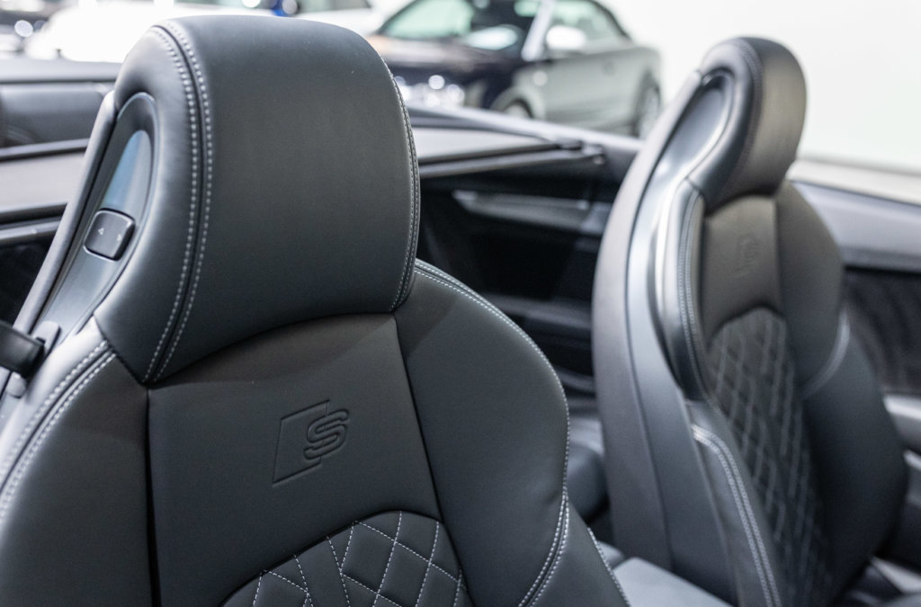 Audi S5 Cab Gris Interieur 18