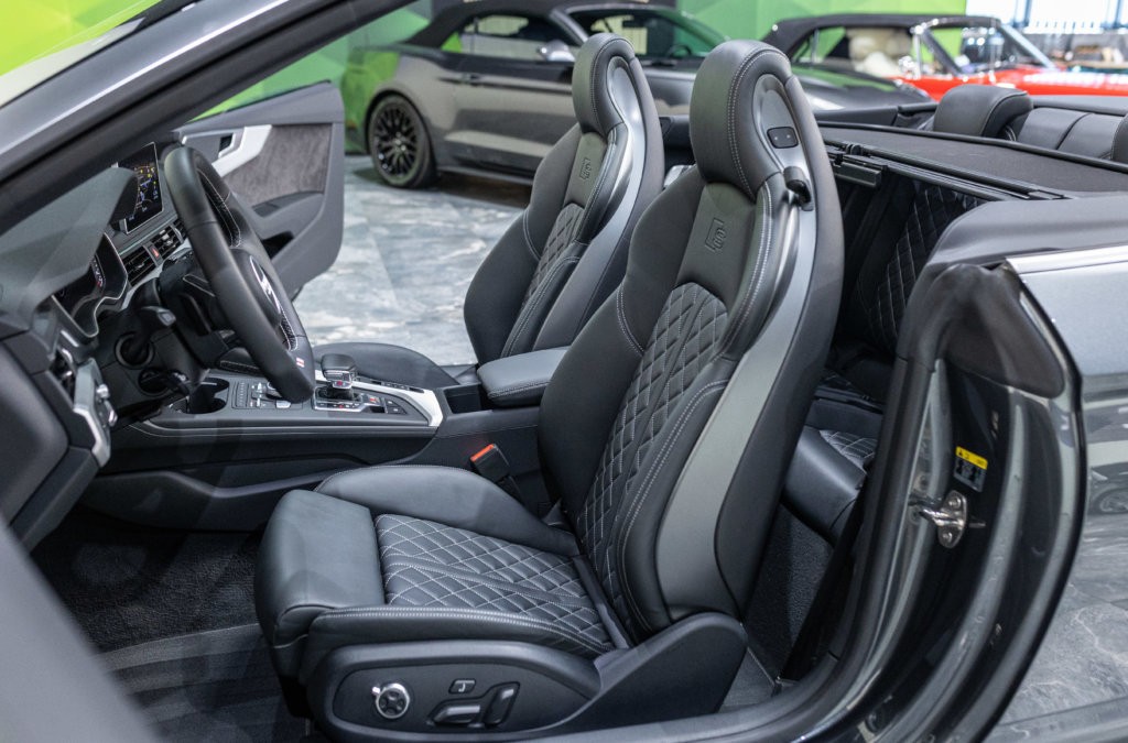 Audi S5 Cab Gris Interieur 23