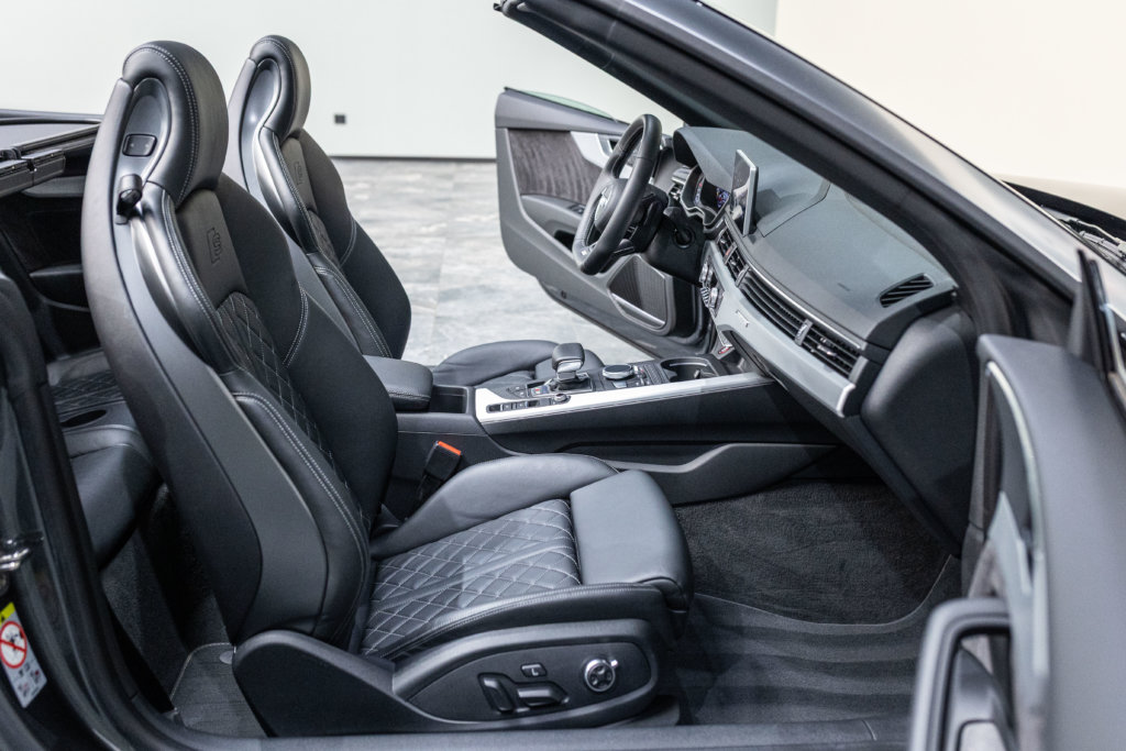 Audi S5 Cab Gris Interieur 25