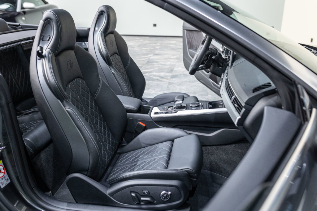 Audi S5 Cab Gris Interieur 26