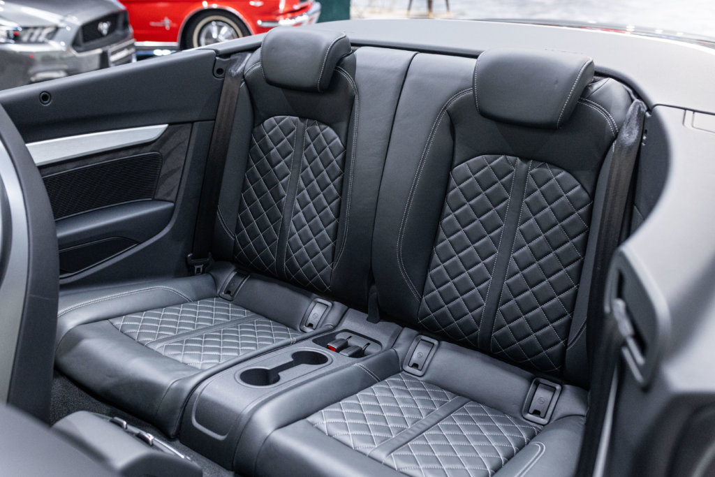 Audi S5 Cab Gris Interieur 31