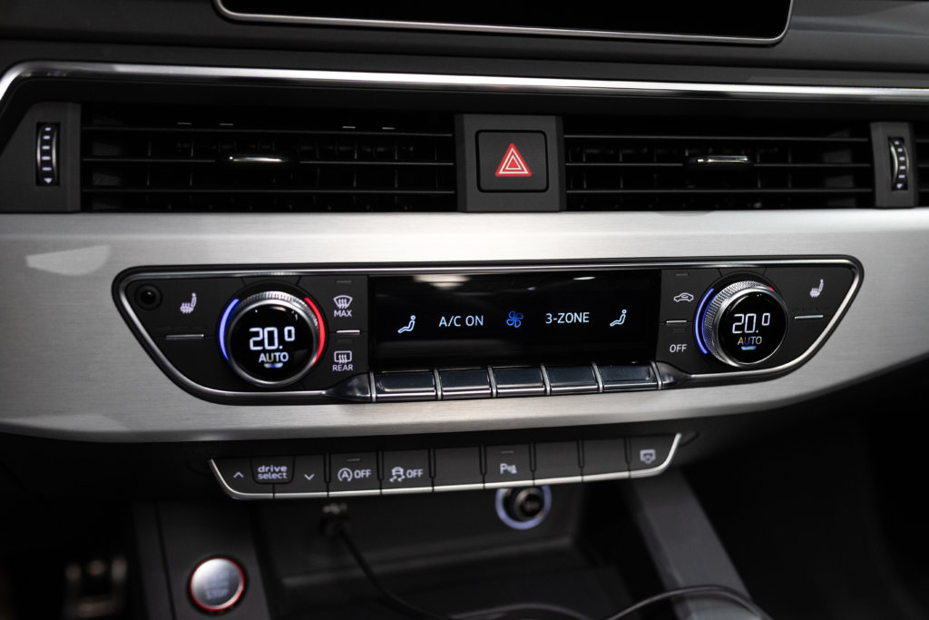 Audi S5 Cab Gris Interieur 39