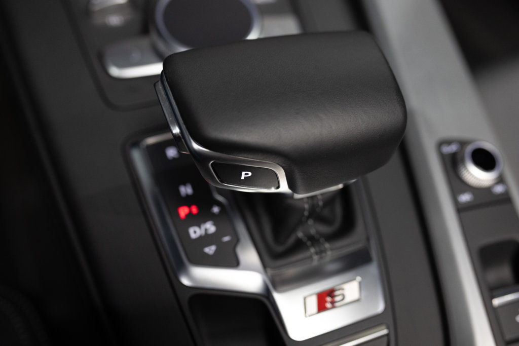 Audi S5 Cab Gris Interieur 44