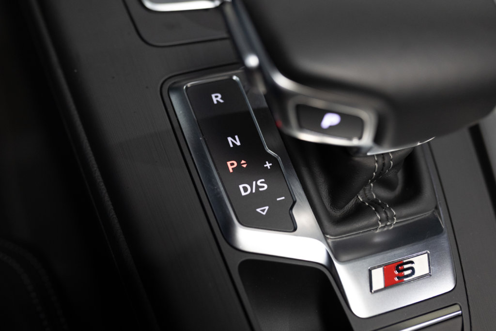 Audi S5 Cab Gris Interieur 46