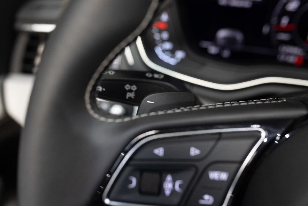 Audi S5 Cab Gris Interieur 54