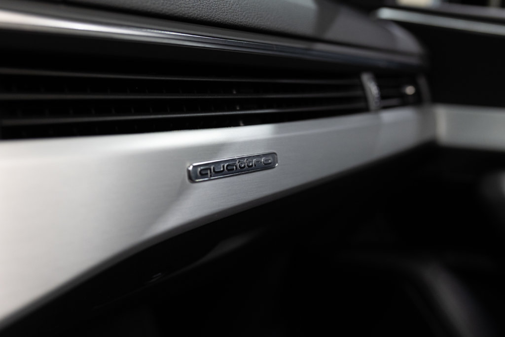 Audi S5 Cab Gris Interieur 55