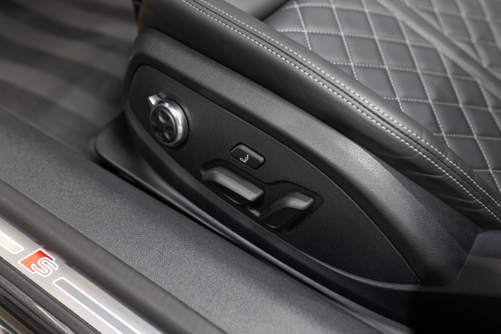 Audi S5 Cab Gris Interieur 9