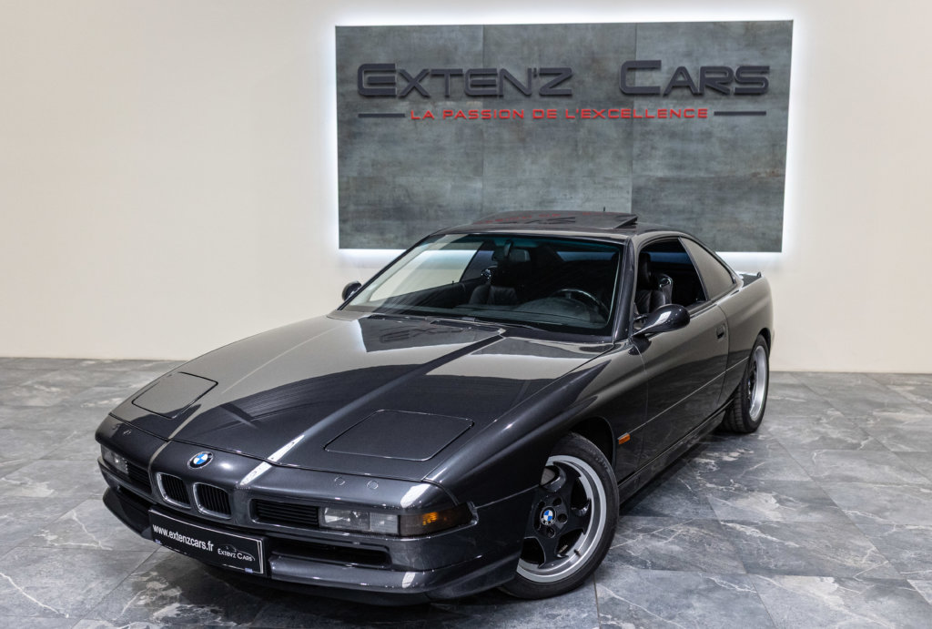 BMW 850i Grise 3-4 av d phares fermer