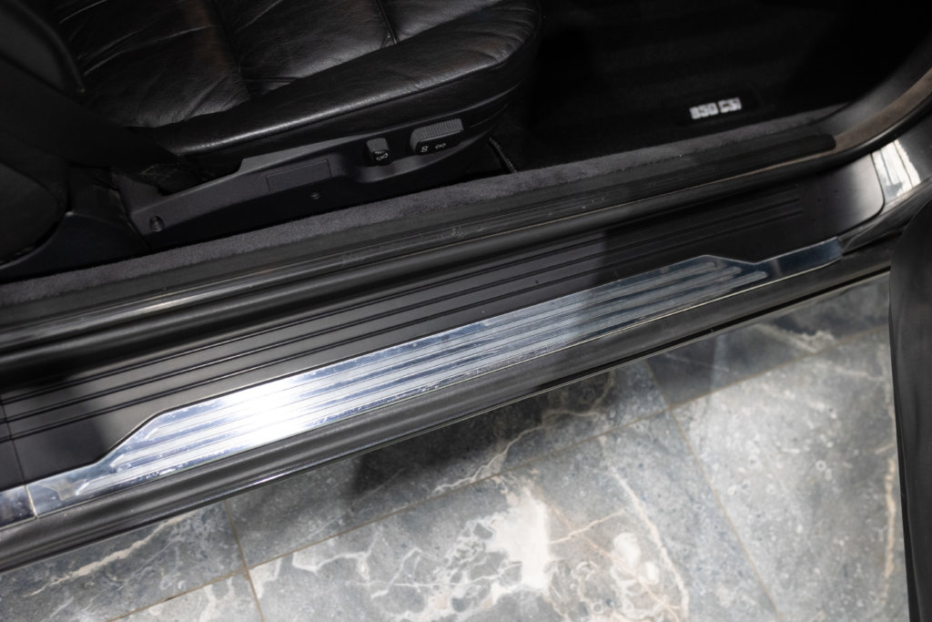 BMW 850i Grise Interieur 10