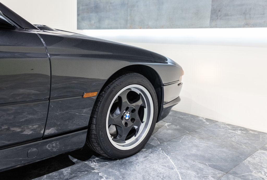 BMW 850i Grise Interieur 13