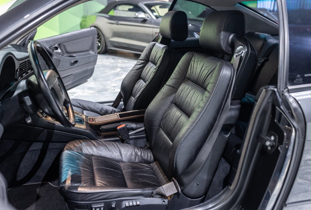 BMW 850i Grise Interieur 16