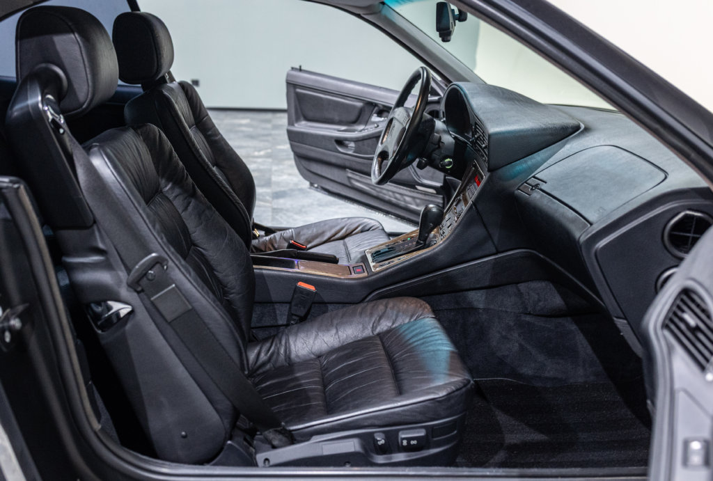 BMW 850i Grise Interieur 18