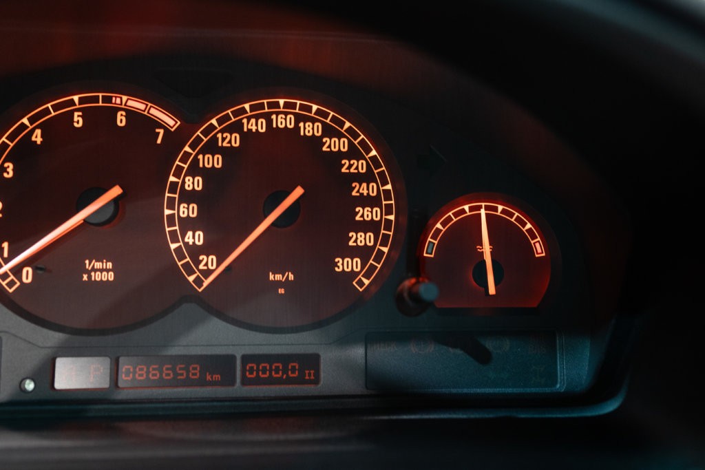 BMW 850i Grise Interieur 25