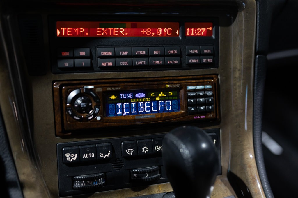 BMW 850i Grise Interieur 29