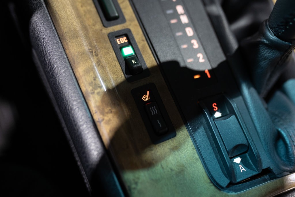 BMW 850i Grise Interieur 32