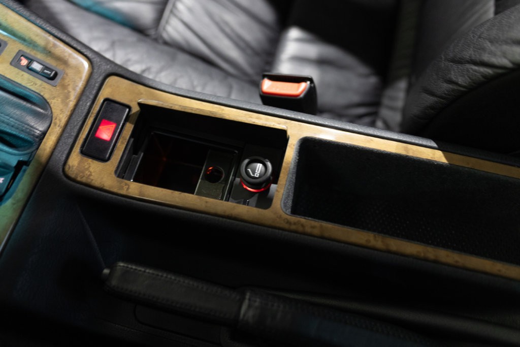 BMW 850i Grise Interieur 37