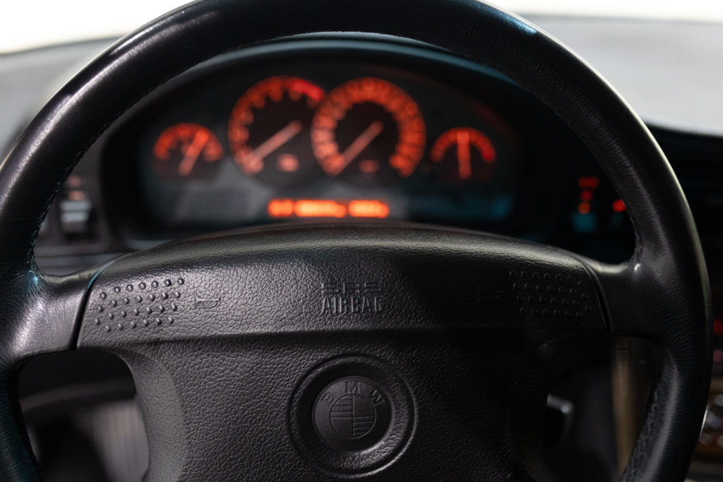 BMW 850i Grise Interieur 42