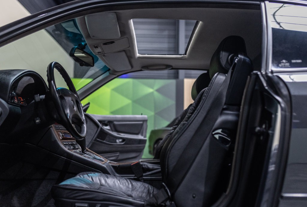 BMW 850i Grise Interieur 44