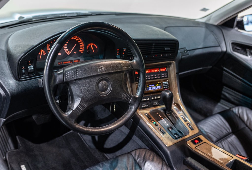 BMW 850i Grise Interieur 7