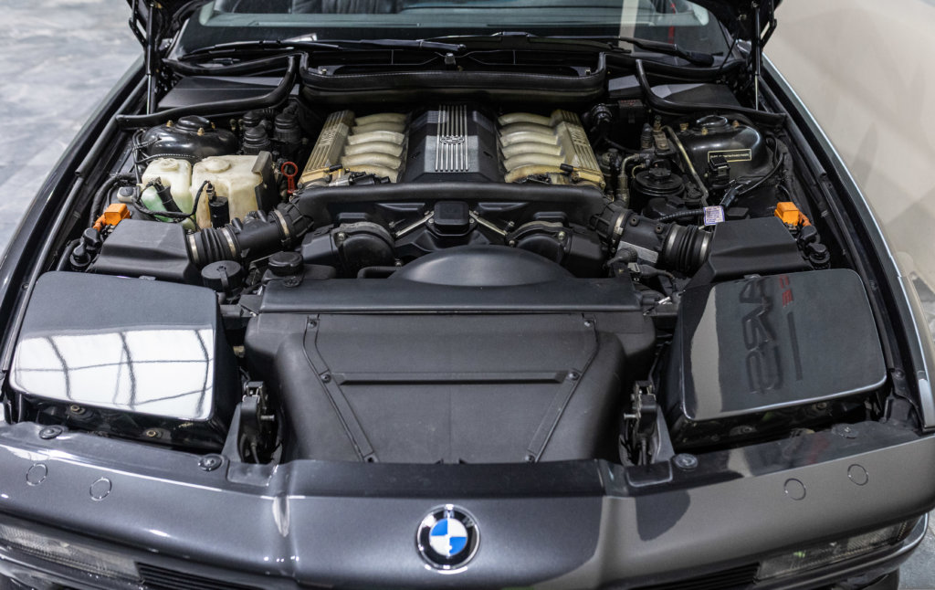 BMW 850i Grise Moteur 2